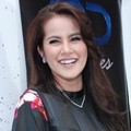 Olla Ramlan di Gala Premier Film '7 Hari Menembus Waktu'
