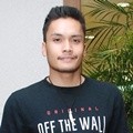 Randy Pangalila di Gala Premier Film '7 Hari Menembus Waktu'