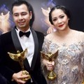 Raffi Ahmad Raih Piala Host Program Musik Favorit/Variety Show dan Entertaiment