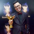 Uya Kuya Raih Piala Host Quiz dan Gameshow