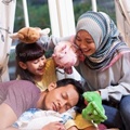 Bahagianya Keluarga Fedi Nuril di Film 'Surga Yang Tak Dirindukan'
