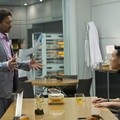 Simon Masrani Berbicara dengan Dr. Henry Wu (Diperankan oleh B.D. Wong)