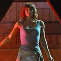 Claire Dearing Dalam Upayanya Menyelamatkan Zach dan Gray Mitchell