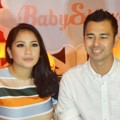 Raffi Ahmad dan Nagita Slavina Berbincang bersama Para Wartawan
