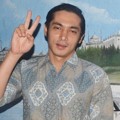 Abimana Aryasatya di Jumpa Pers Film 'Bulan Terbelah di Langit Amerika'