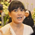 Becky Tumewu Saat Ditemui di Rumah Duka Dharmais, Jakarta Barat