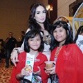 Ussy Sulistiawaty di Acara Jakarta with Love Buka Puasa Bersama Anak Yatim
