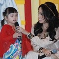 Ussy Sulistiawaty di Acara Jakarta with Love Buka Puasa Bersama Anak Yatim