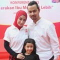 Annisa Trihapsari dan Sultan Djorghi di Kampanye Kecap ABC 'Gerakan Ibu Memberi Lebih'