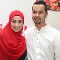 Annisa Trihapsari dan Sultan Djorghi di Kampanye Kecap ABC 'Gerakan Ibu Memberi Lebih'