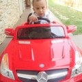 Adam Saat Bermain Mobil-mobilan