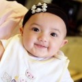 Imutnya Arsy Kenakan Bando
