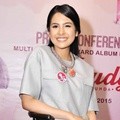 Maudy Ayunda Raih Multi Platinum untuk Album 'Moments'