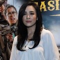 Dea Ananda di Gala Premier 'Comic 8: Casino Kings'