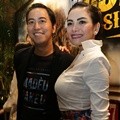 Pandji Pragiwaksono dan Nikita Mirzani di Gala Premier 'Comic 8: Casino Kings'