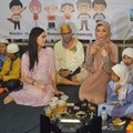 Fanny Fabriana dan Arzeti Bilbina Gelar Buka Bersama Anak-Anak Panti Yatim Indonesia