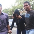 Vitalia Sesha Dibawa Pihak Berwajib ke Gedung BNN