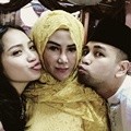 Amy Qanita Diapit Raffi Ahmad dan Nagita Slavina