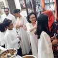 Titi Rajo Bintang Bagi-Bagi THR