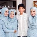 Fanny Bauty Bersama Anak-Anaknya