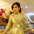 Penampilan Syahrini yang Anggun di Hari Raya