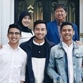 Keluarga Vidi Aldiano Usai Solat Ied & Halal Bihalal Bersama Sesama WNI di London