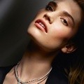 Lily James Berpose untuk Majalah Vanity Fair