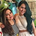 Nia Daniati dan Kartika Putri di Pesta Ulang Tahun El Barack Alexander