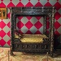 Istana Ini Memiliki 270 Kamar Didekorasi dengan Lukisan dan Ukiran Khas Rusia