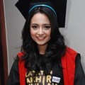 Elyzia Mulachela di Premier Film 'Catatan Akhir Kuliah'