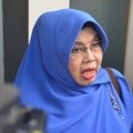 Rina Fauziah Ditemui di Studio Trans TV