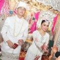 Penyerahan Buku Nikah Nycta Gina dan Rizky Kinos