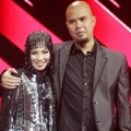 Ahmad Dhani dan Desy Natalia di Gala Show X-Factor Indonesia