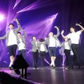 EXO Saat Bawakan Lagu 'Love Me Right'
