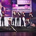 EXO Saat Tampil Nyanyikan Lagu 'Peter Pan'