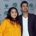 Nagita Slavina dan Raffi Ahmad Memberikan Keterangan Kepada Pers