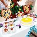 Kue dan Cokelat dari Kertas Ditampilkan di Festival Bunga Portugal