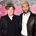 Pete Wentz dan Patrick Stump Fall Out Boy di MTV Video Music Awards 2015