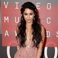 Vanessa Hudgens di MTV Video Music Awards 2015