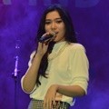 Isyana Sarasvati Tampil di Indonesia Jazz Festival 2015 Hari ke-2