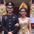 Pernikahan Kadek Devi dan Dewa Yoga Kenakan Adat Bali