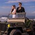 Kadek Devi dan Dewa Yoga Naik Mobil Jeep