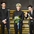 Chanyeol, Baekhyun, Suho Wakili EXO Terima Piala Best Singer