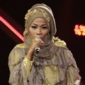 Desy Natalia di Malam Final X Factor Indonesia Season 2