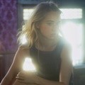Suki Waterhouse di Majalah Love 2015