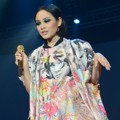 Penampilan Andien di Konser 'Metamorfosa'