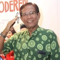 Tarzan di Gala Premier Film 'Komedi Moderen Gokil'