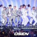 Seventeen Saat Nyanyikan Lagu 'Mansae'