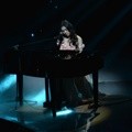 Isyana Sarasvati Tampil di Panggung AMI Awards 2015