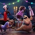 Dracula dan Rekan-Rekan Sejawatnya Hadir Kembali dalam Film 'Hotel Transylvania 2'